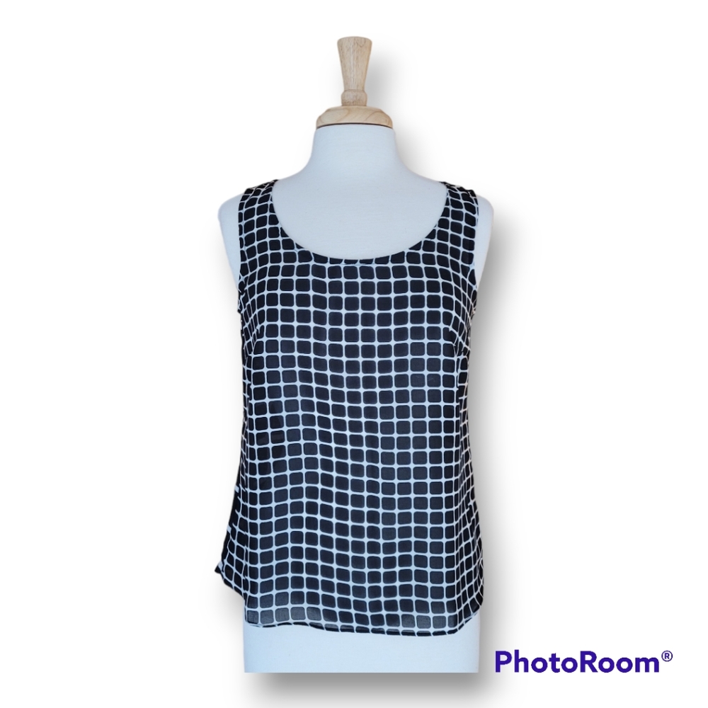 Banana Republic Chiffon Blouse/Camisole Sleeveless Woman's Top. Size Sma…